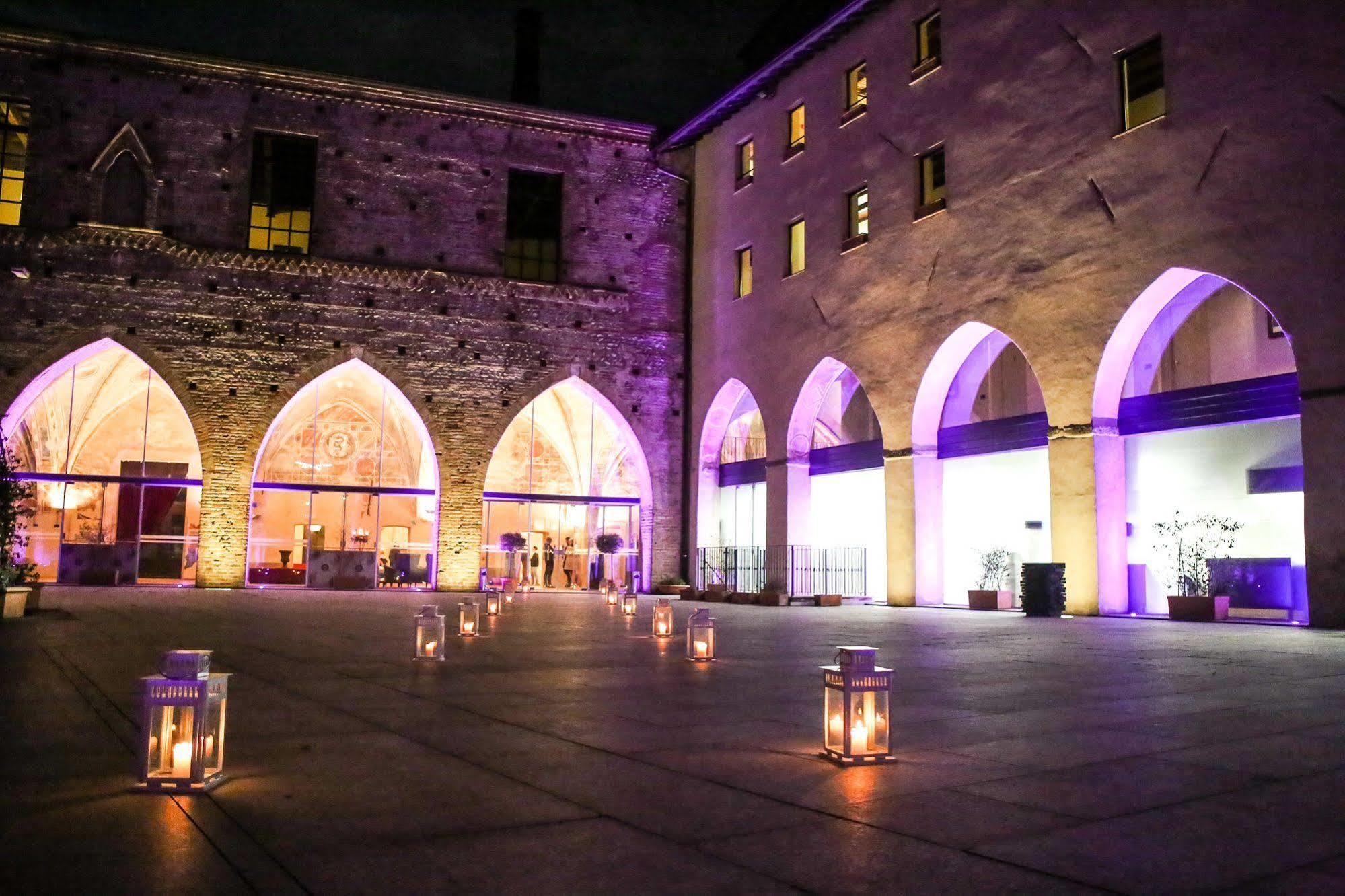 Castello Visconteo Hotel Cassano D'adda Exterior photo