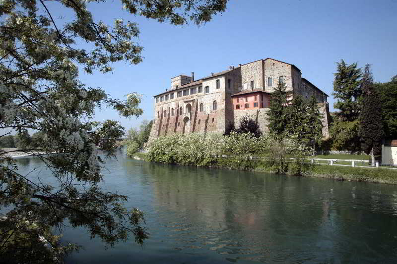 Castello Visconteo Hotel Cassano D'adda Exterior photo