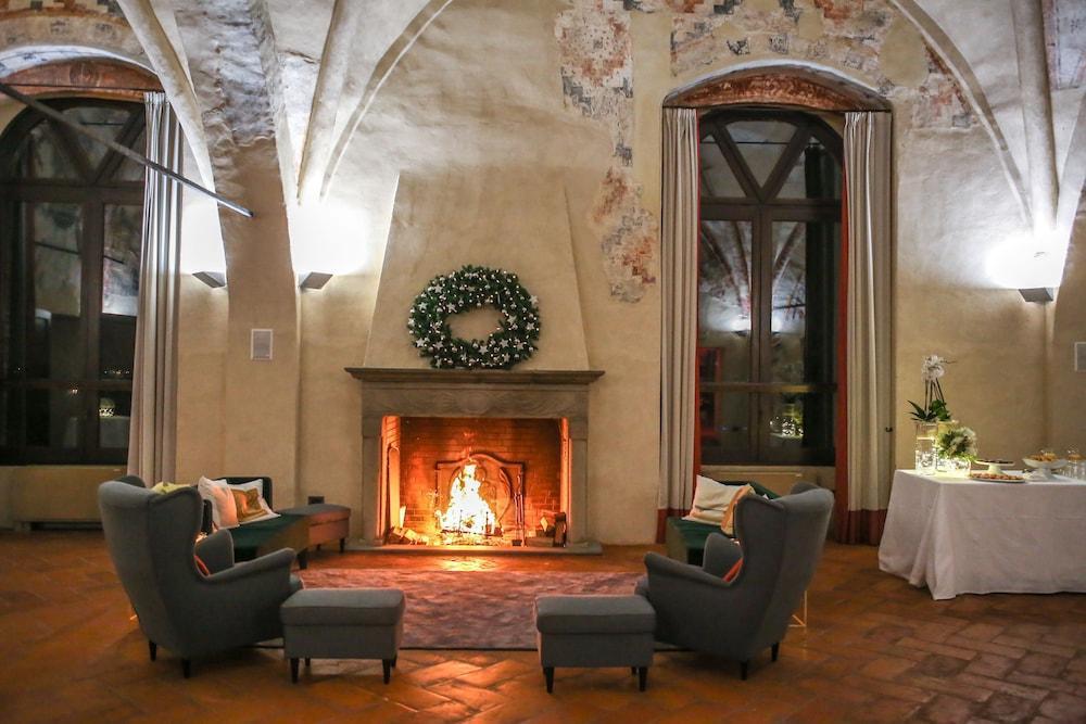 Castello Visconteo Hotel Cassano D'adda Exterior photo